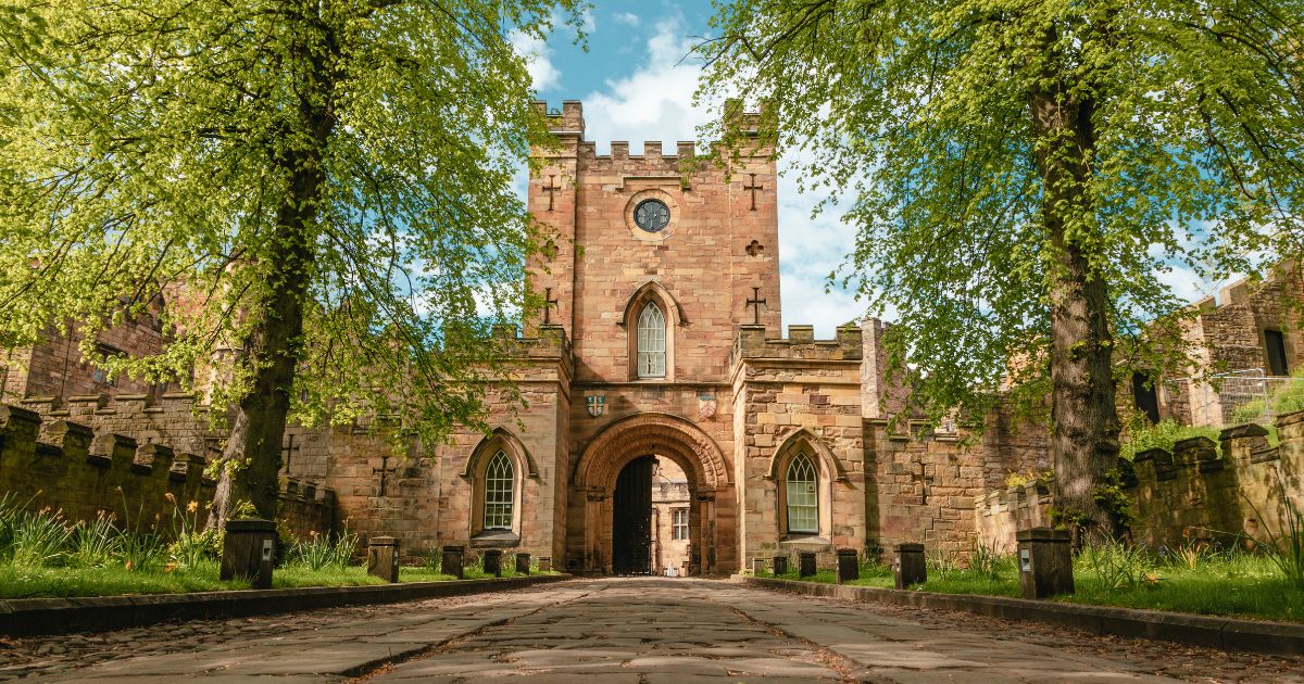 The view of the gate of the Durham Castle in sunny days.