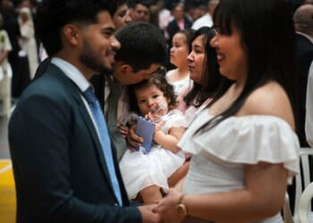 Over 600 couples tie the knot in Asuncion, Paraguay's mass civil wedding