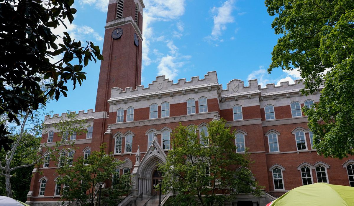 With no takers yet, White House setting meeting with colleges still weighing an agreement with Trump