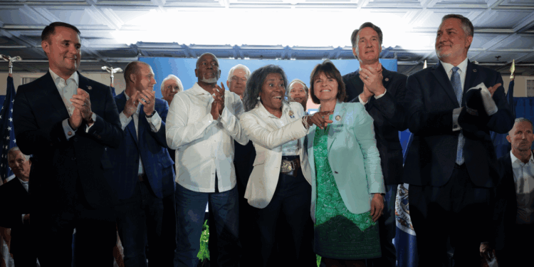 In Early-Voting Tallies, Republican Districts Off to an Early Lead