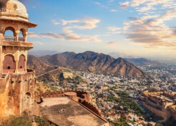This photo provides an aerial view of Rajasthan, India, from Jaigarh Fort.