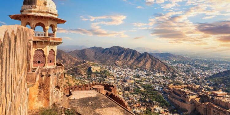 This photo provides an aerial view of Rajasthan, India, from Jaigarh Fort.