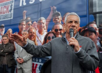 Ciattarelli gets surprise visit on campaign trail from Army-stationed son