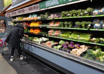 Trump to Supreme Court: Erase case over food stamps