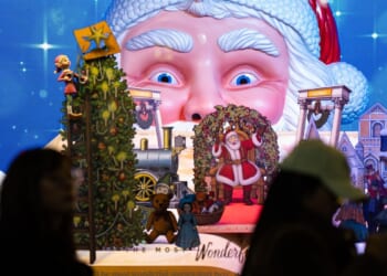 Record-high 203 million people shopped over Thanksgiving weekend, says National Retail Federation