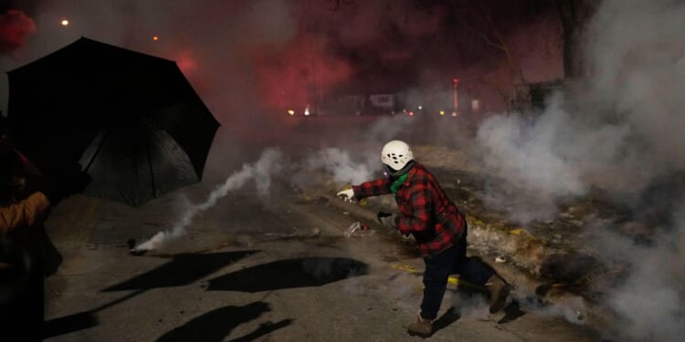 Trump threatens to invoke Insurrection Act while Minneapolis roils under raids