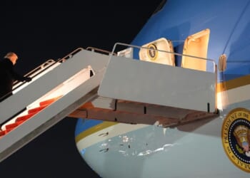 Air Force One returns to Andrews due to minor electrical issue, White House says