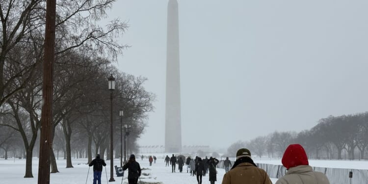 Snow, sleet bombard D.C. area in winter storm that consumes eastern U.S.