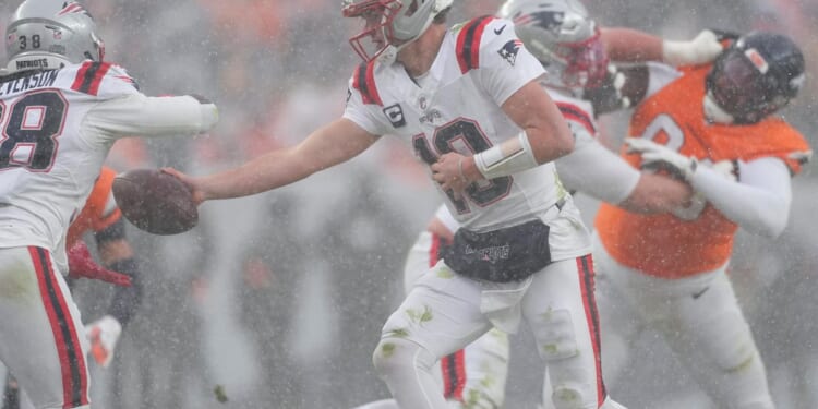 Patriots punch ticket to 12th Super Bowl with gritty 10-7 victory over Broncos in snowy Denver