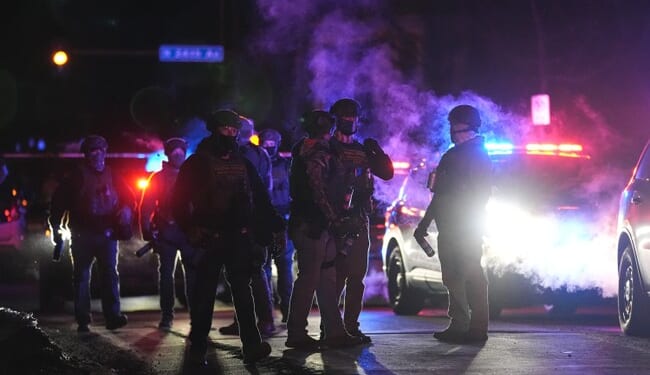 MN Anarchists Loot ICE Vehicle, Score Weapons Locker and Documents – HotAir