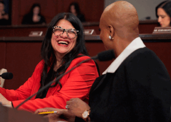 These Democrats Voted to Hold Clintons in Contempt of Congress