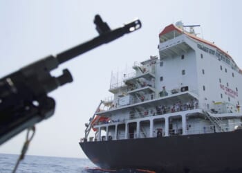 Reports: Iran tells ships that it's closing Strait of Hormuz