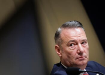 ICE bars staffer for Democratic representative from visiting detainees