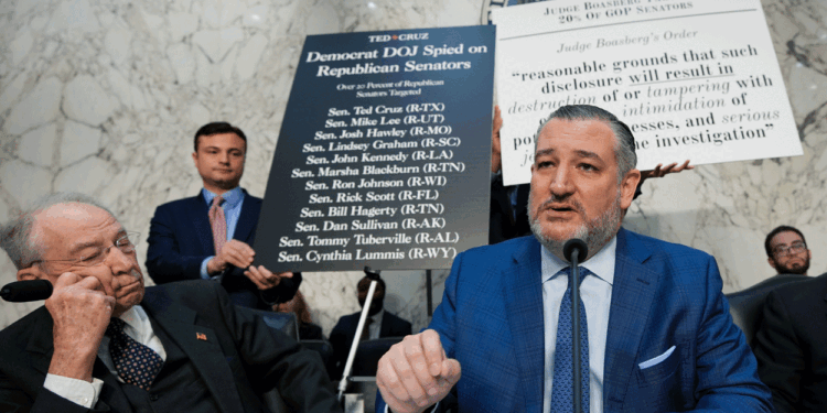 Senators Compare 'Arctic Frost' to Watergate