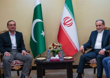 Iranian foreign minister heads to Pakistan, signaling a possible revival of peace talks