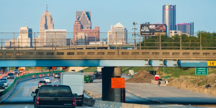An interstate highway near the city of Detroit, Michigan.