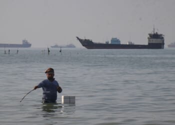 U.S. will ‘guide’ stranded ships from Strait of Hormuz, starting on Monday