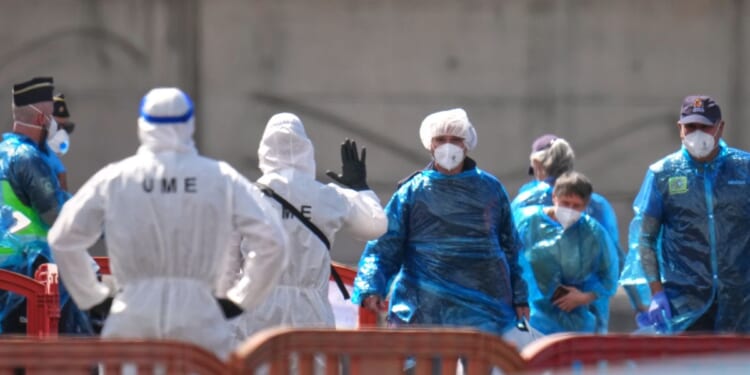 Plane carrying Spanish passengers from hantavirus-stricken MV Hondius cruise ship leaves for Madrid