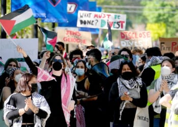 Conservatives rally against right-wing podcasters fueling antisemitism