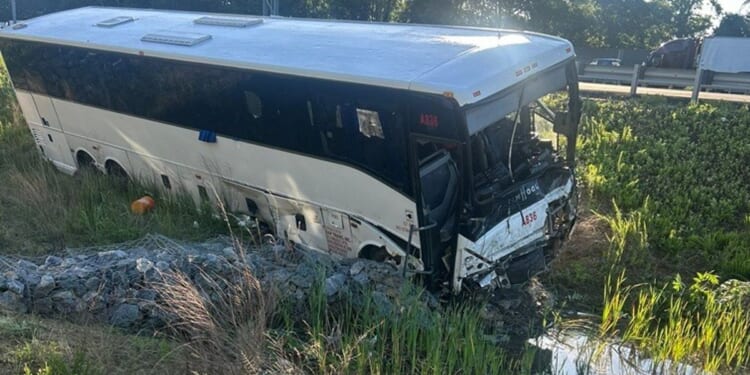 Feds move to close commercial driver’s license loophole after deadly Virginia bus crash