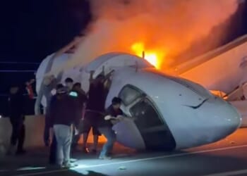 With a sledgehammer and a shovel, volunteers raced to save passengers in Texas plane crash