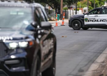 Judge bars deportation of witness in fatal ICE shooting of Mexican homebuilder