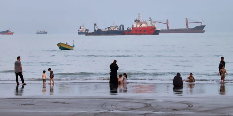 Strait of Hormuz will remain closed until U.S. meets terms of defunct memorandum