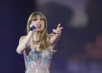 Study: Taylor Swift's most devoted fans more likely to rationalize her jet emissions