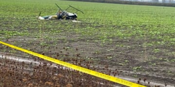 3 killed after 2 helicopters collide in Oregon