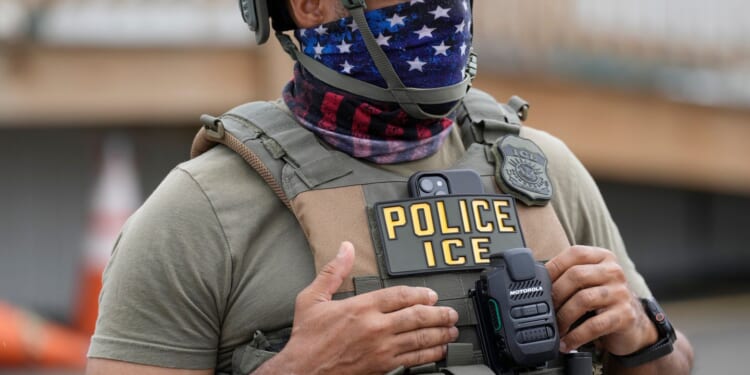 California can't make ICE wear ID, federal appeals court rules