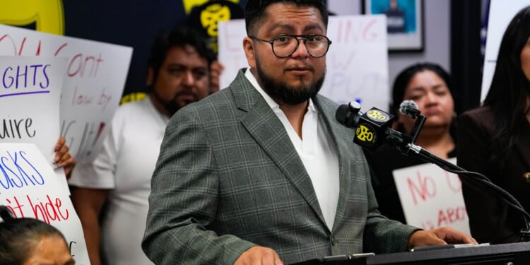 ICE pursuit in Houston that broke a man's leg targeted a suspect who died years ago, family says