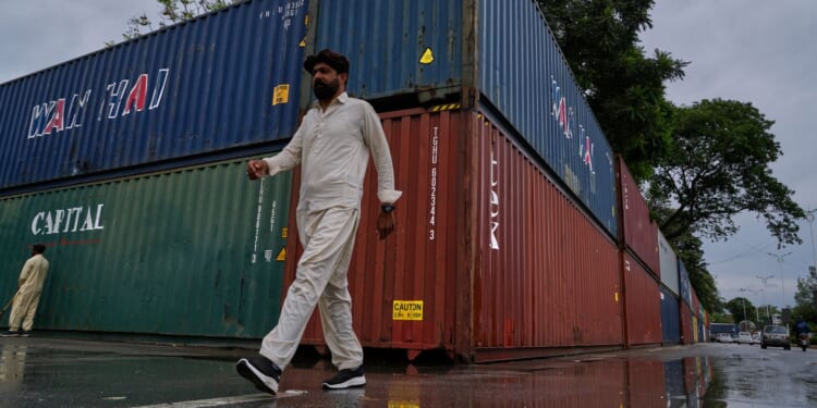 Imran Khan supporters march on Islamabad to demand his release after talks failed