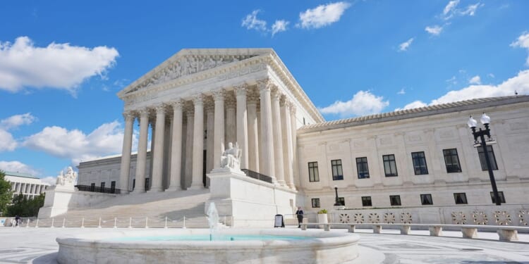 Justice Alito: Supreme Court isn't using AI