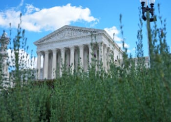 Supreme Court allows New Hampshire to fully ban student IDs for voting in midterms