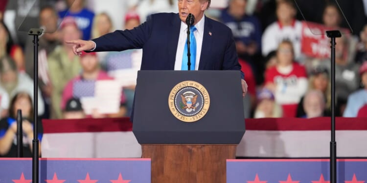 Trump rallies Bluegrass voters to support GOP ticket