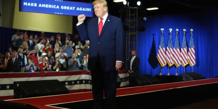 Trump rallies voters in Oklahoma in final weeks of campaign